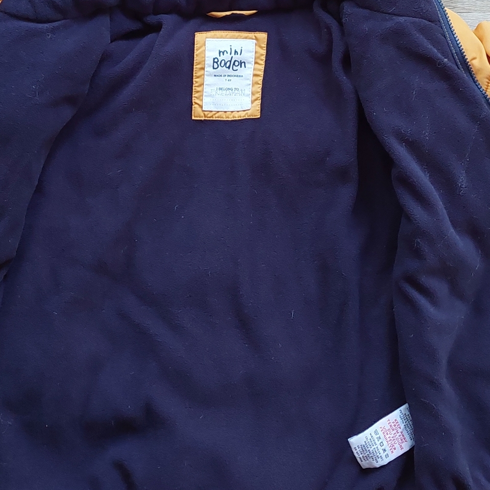Mini Boden yellow puffer coat 7-8 years - Picture 8 of 16
